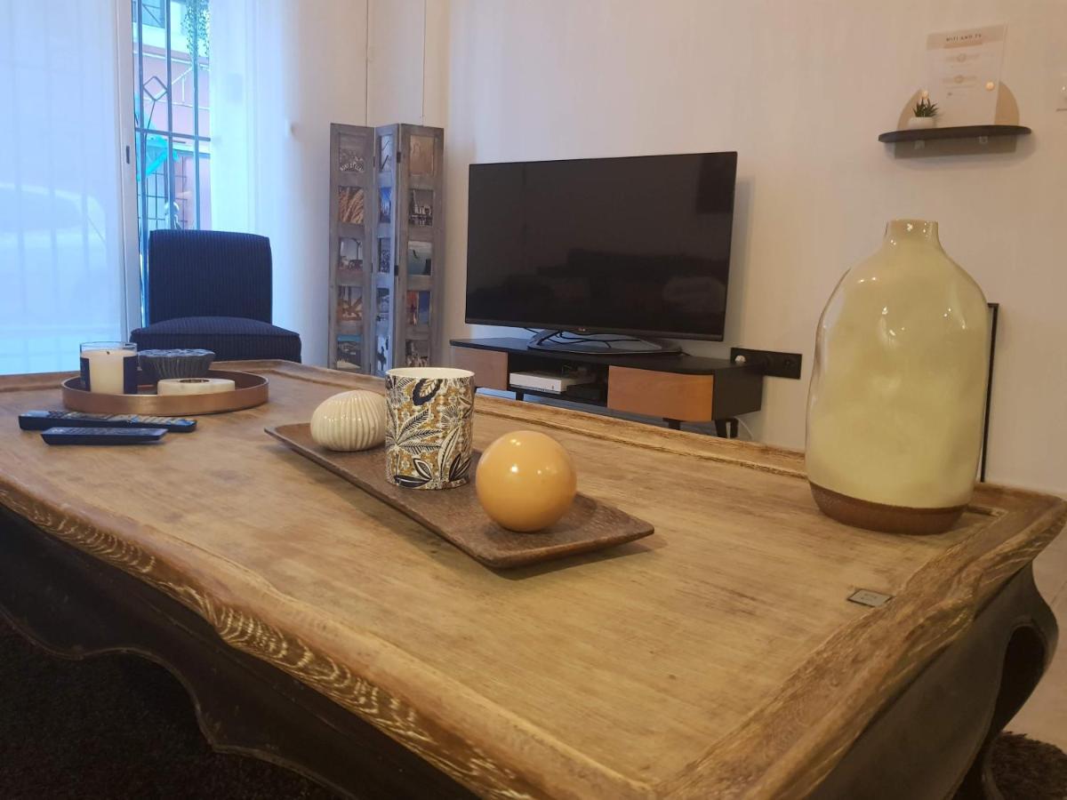 Le J&J Appartement Spacieux Climatise En Centre Ville Сет Екстер'єр фото